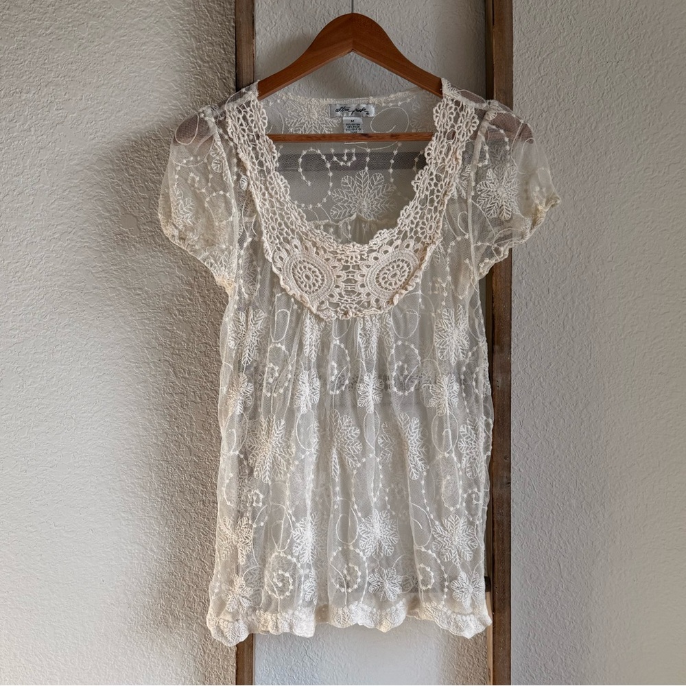 Ultra Pink Ivory Crochet Lace Sheer Top Sz: Med